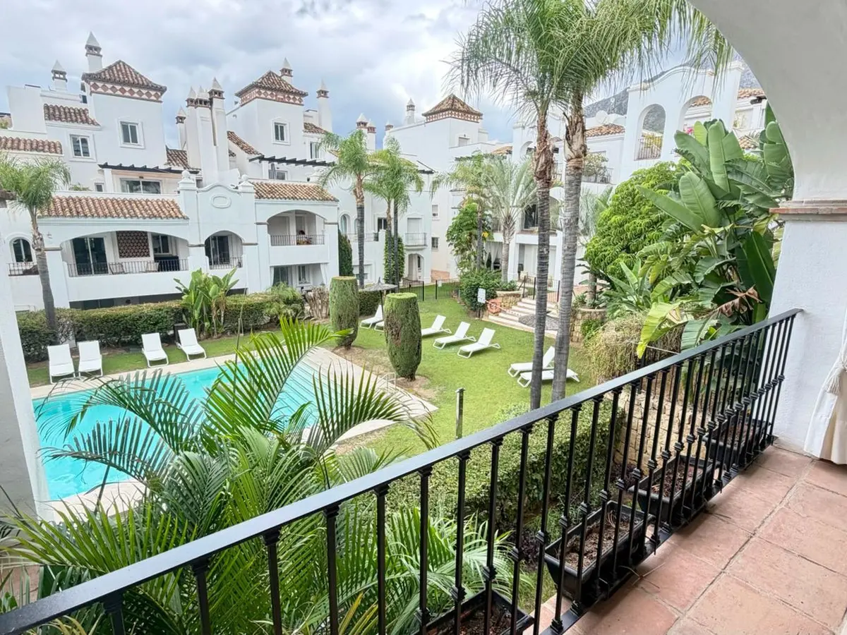 Middle Floor Apartment in Marbella