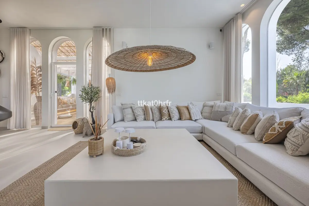 Detached Villa in Nueva Andalucía