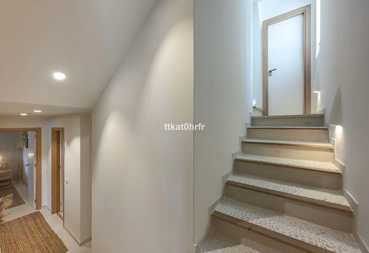 Detached Villa in Nueva Andalucía