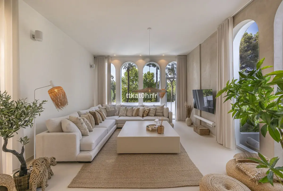 Detached Villa in Nueva Andalucía