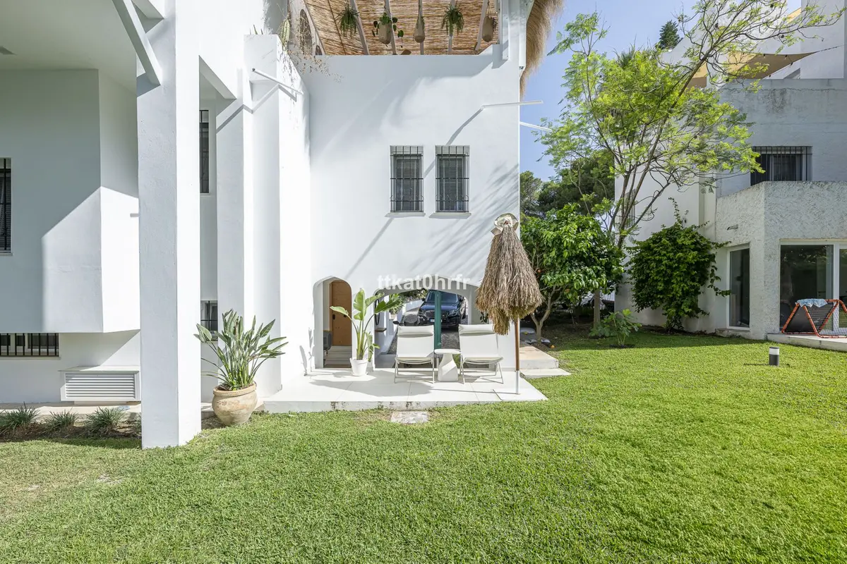 Detached Villa in Nueva Andalucía