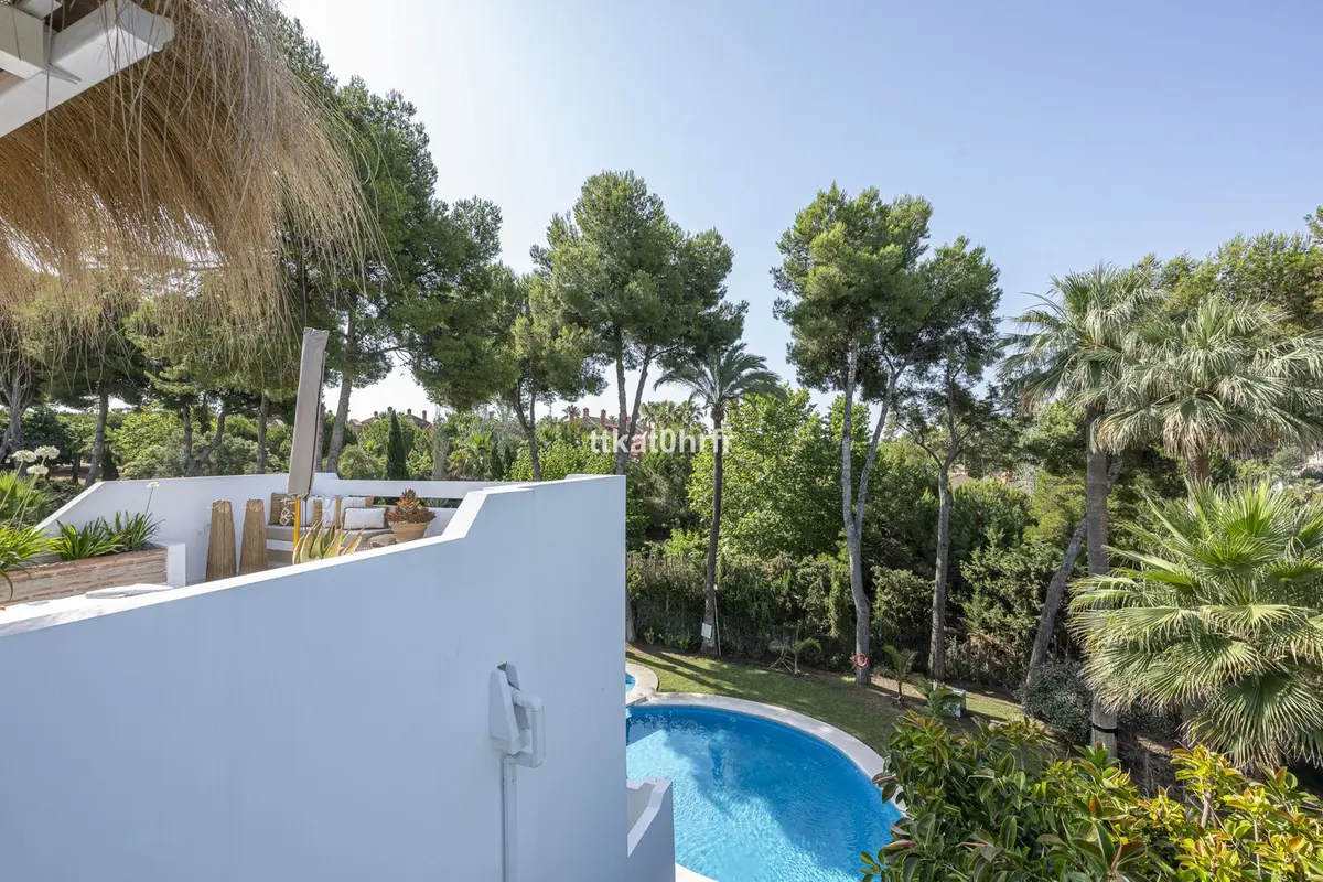 Detached Villa in Nueva Andalucía