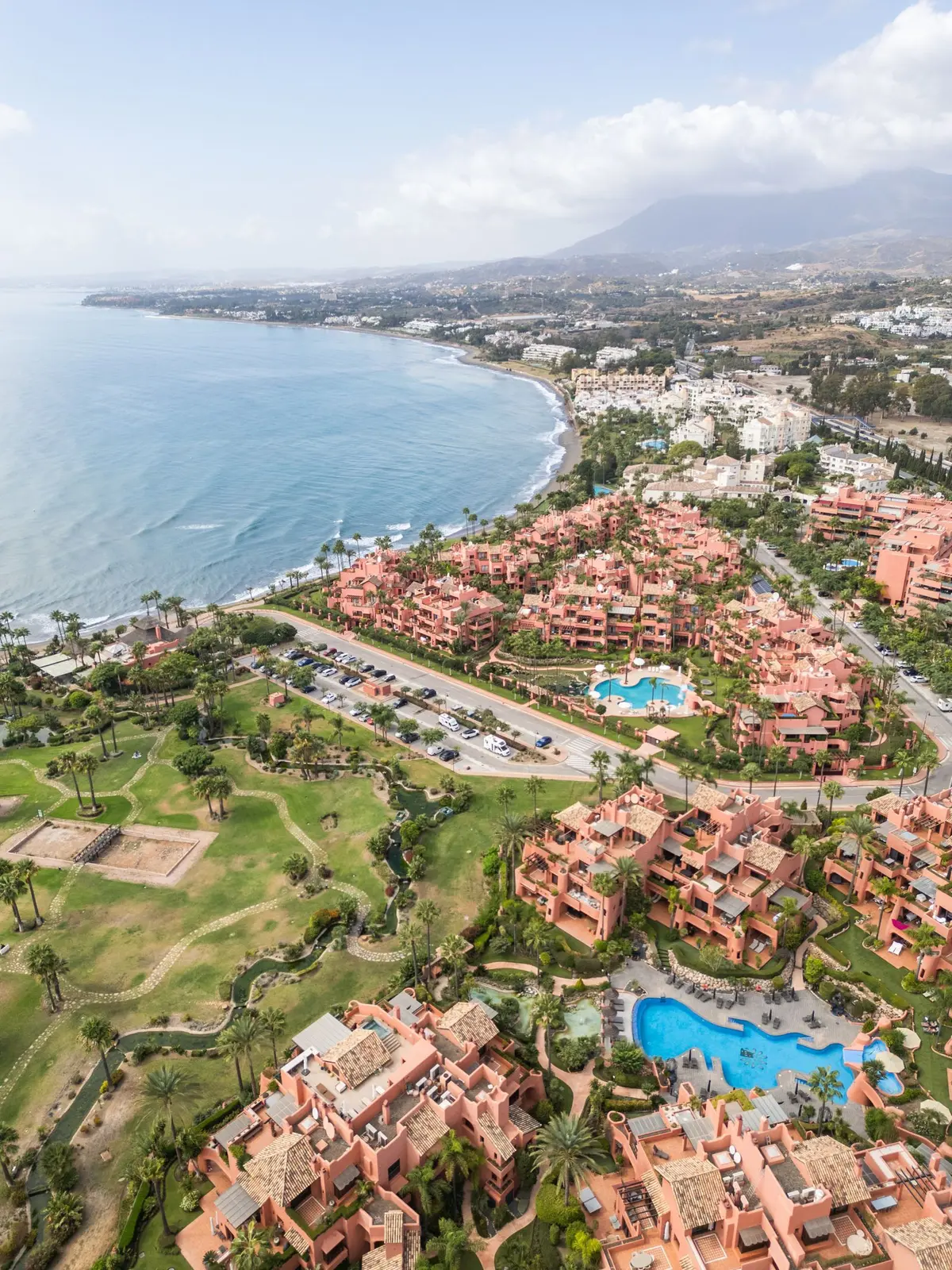 Middle Floor Apartment in Estepona