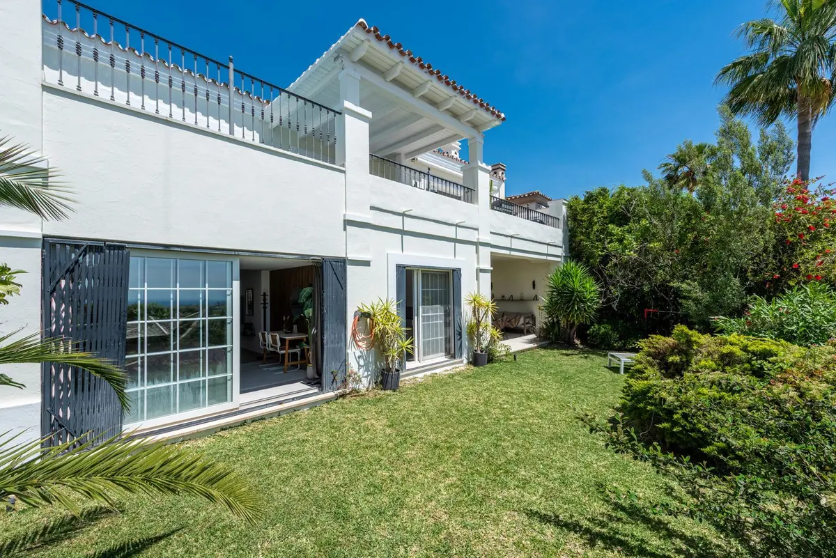 Semi-Detached House in Nueva Andalucía