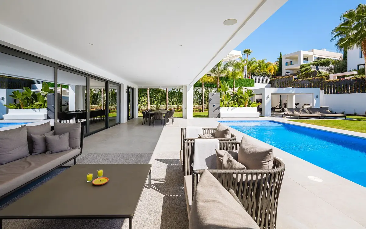 Detached Villa in Nueva Andalucía