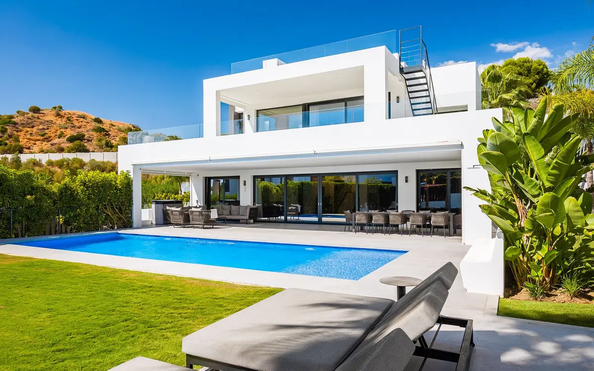 Detached Villa in Nueva Andalucía