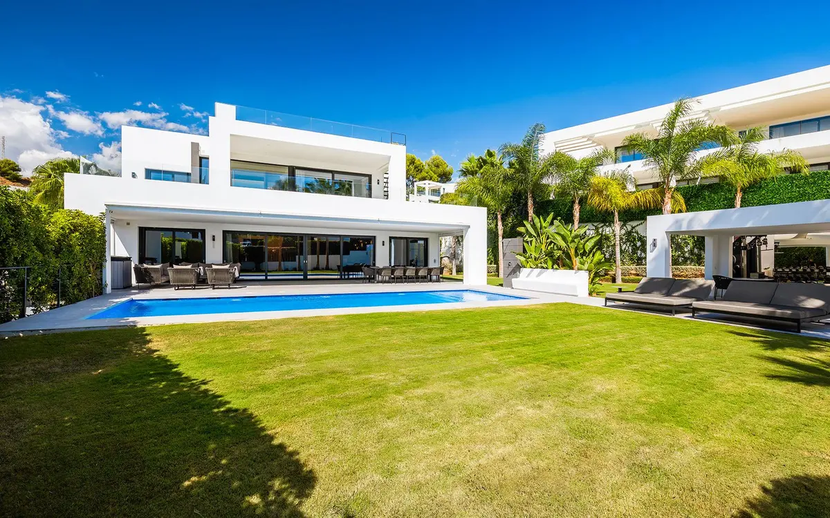 Detached Villa in Nueva Andalucía
