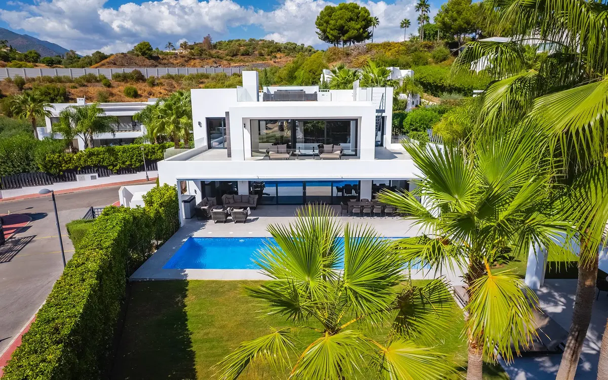 Detached Villa in Nueva Andalucía