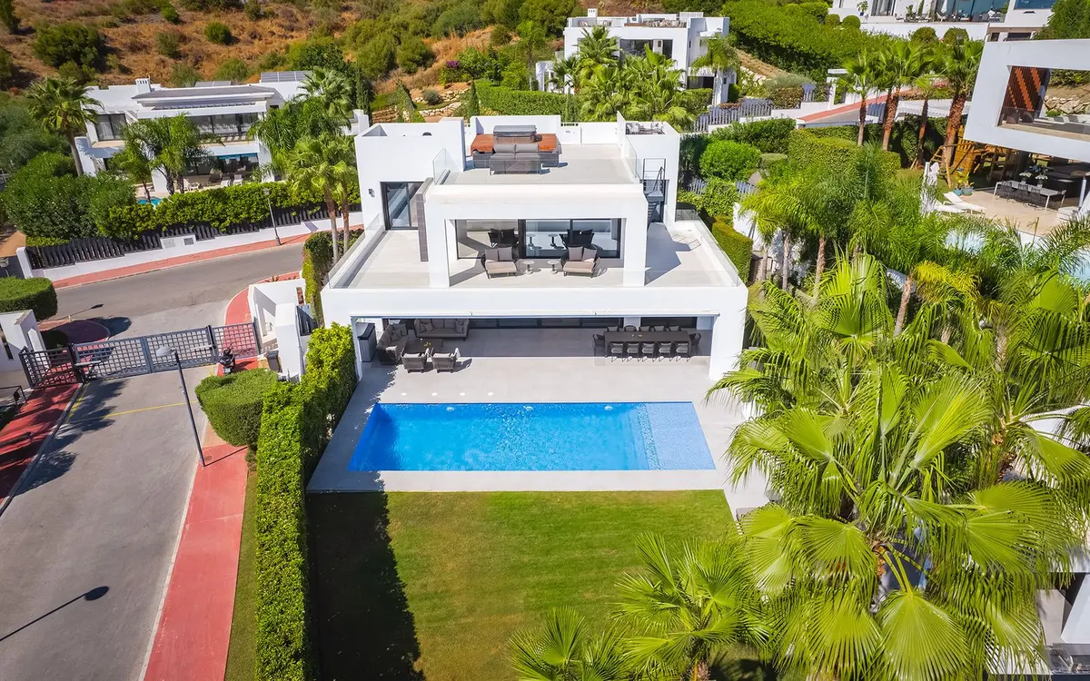 Detached Villa in Nueva Andalucía