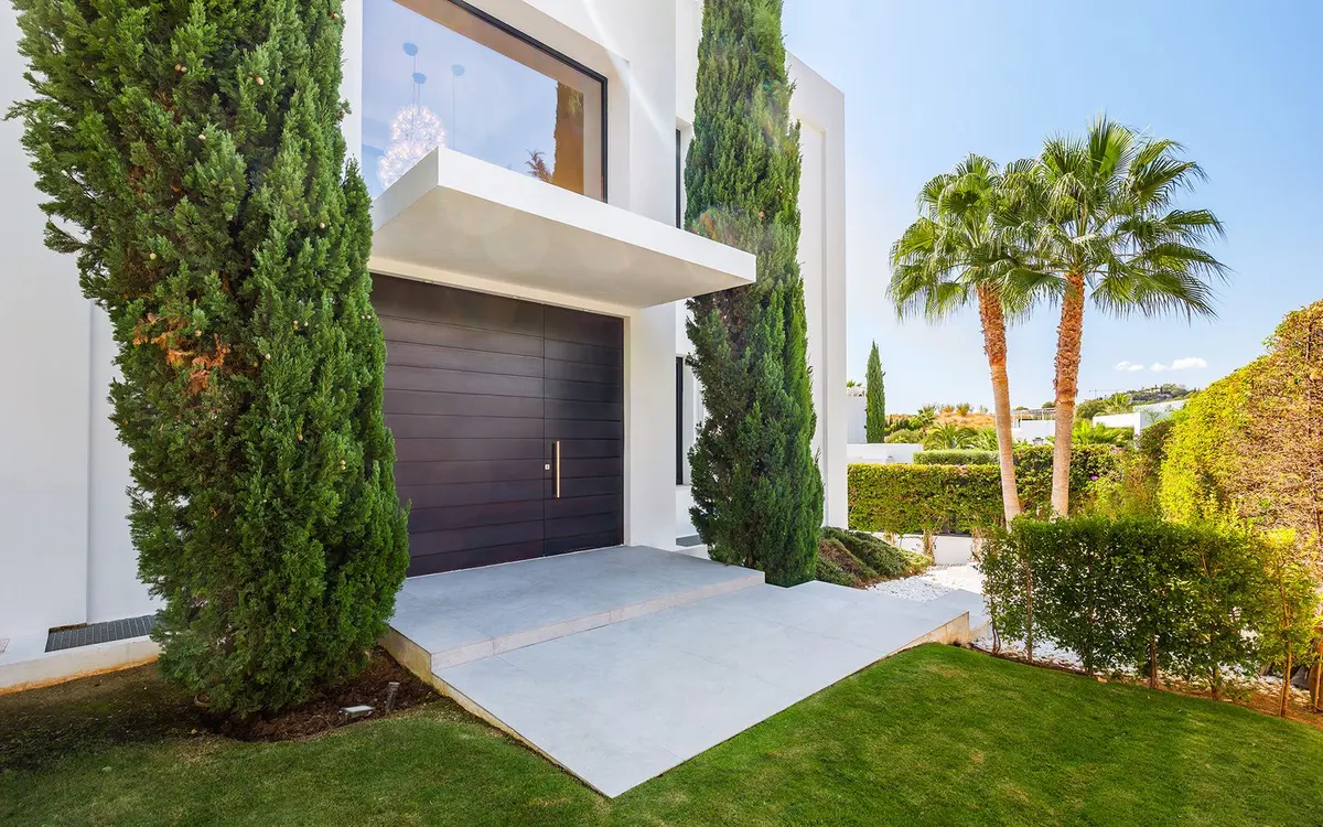 Detached Villa in Nueva Andalucía