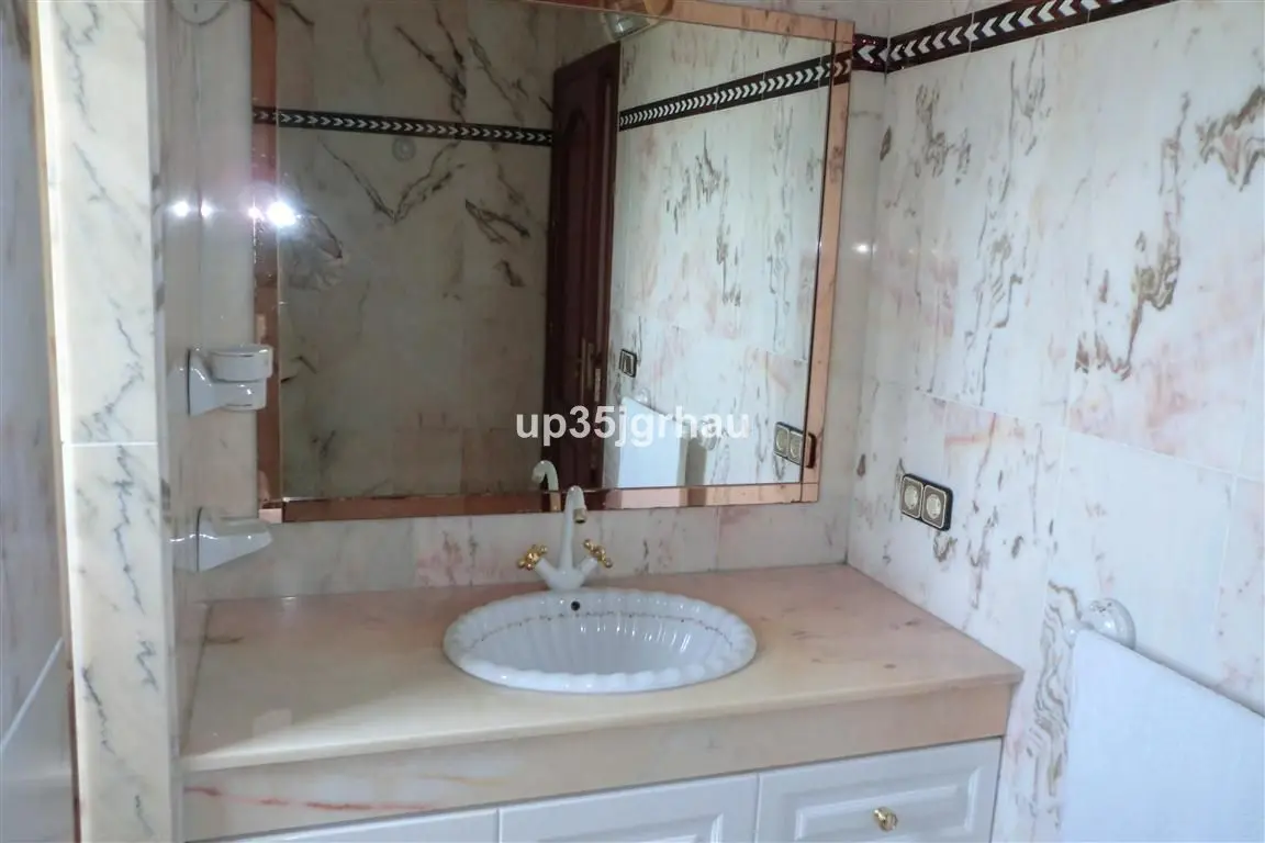 Detached Villa in Estepona