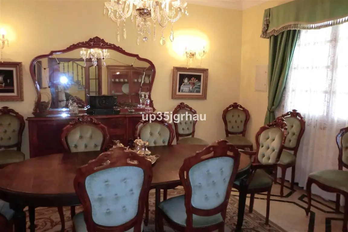 Detached Villa in Estepona