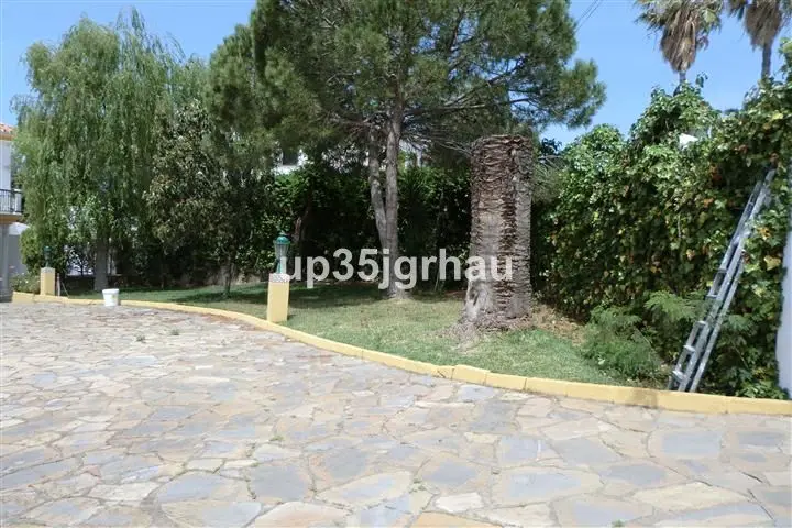 Detached Villa in Estepona