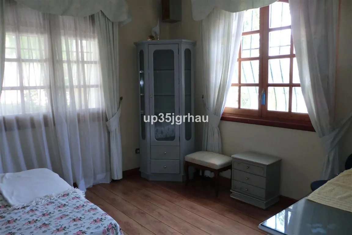 Detached Villa in Estepona