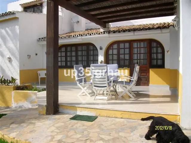 Detached Villa in Estepona