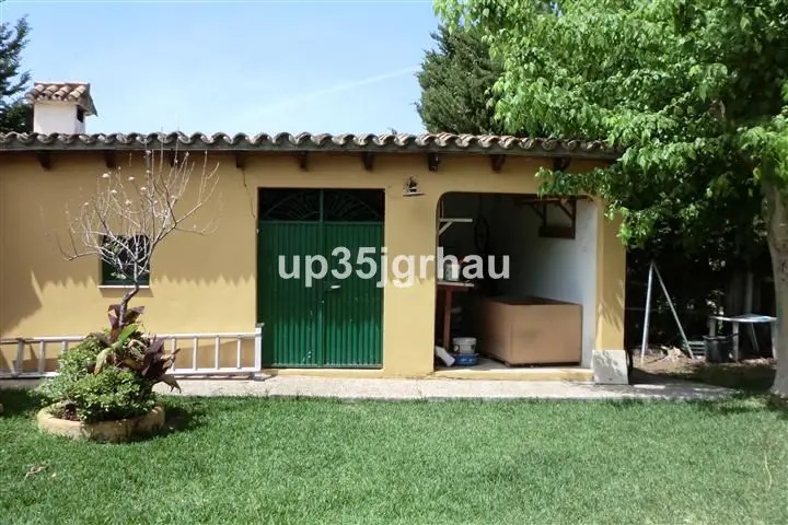 Detached Villa in Estepona