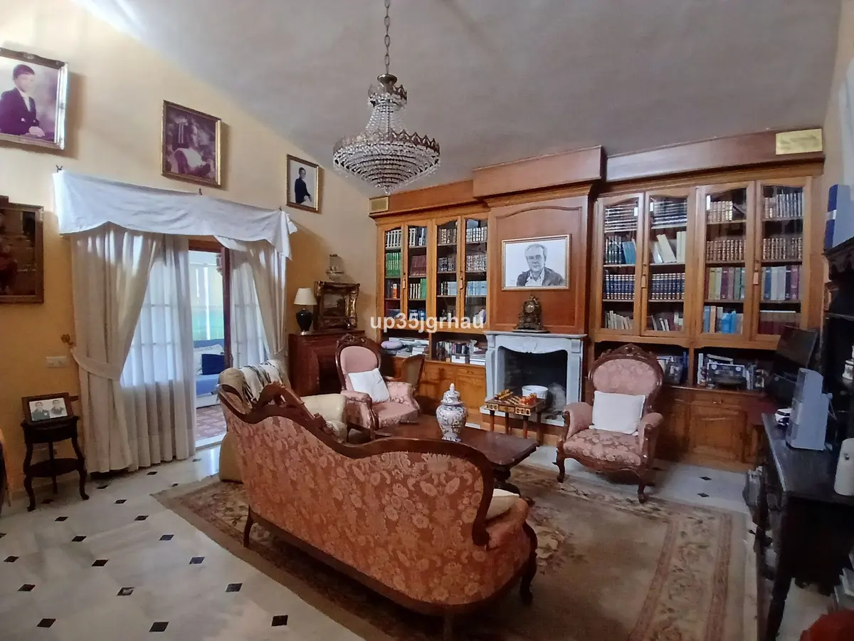Detached Villa in Estepona