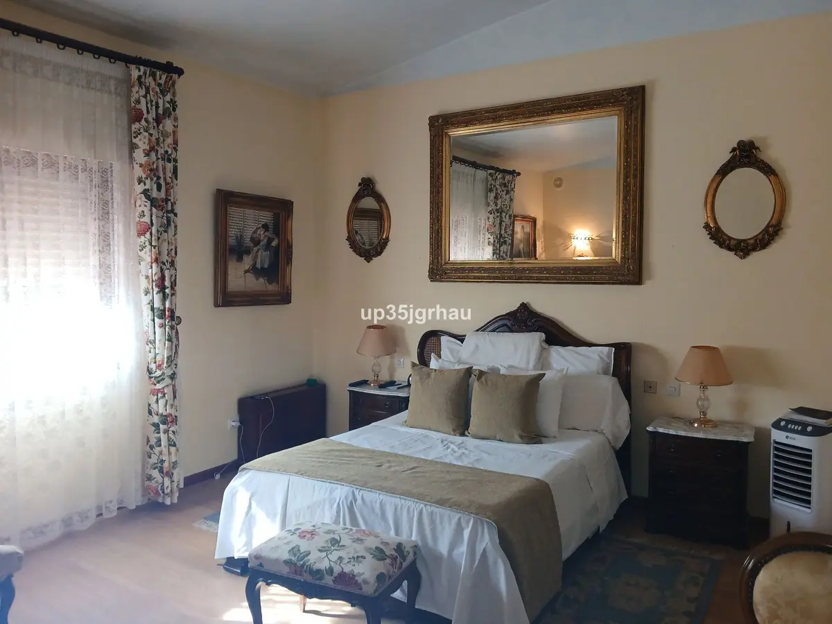 Detached Villa in Estepona
