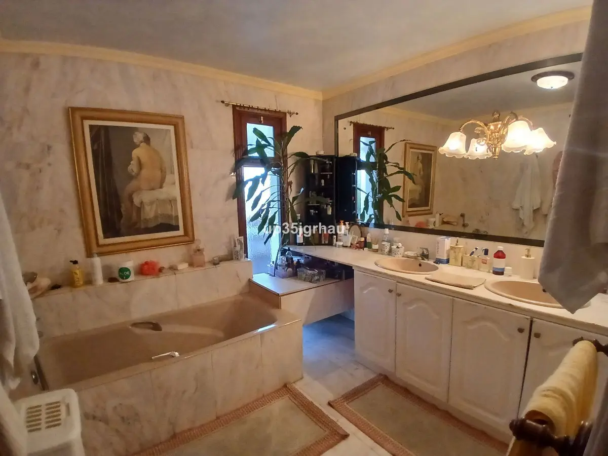 Detached Villa in Estepona