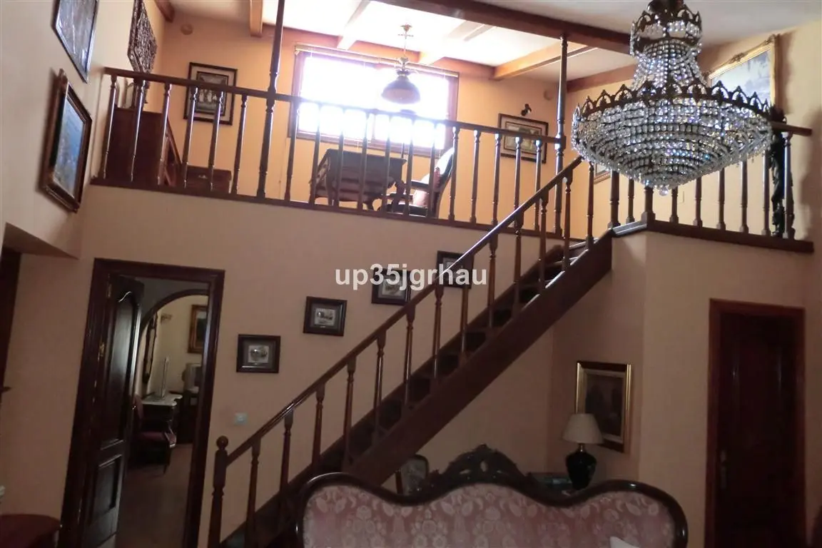 Detached Villa in Estepona