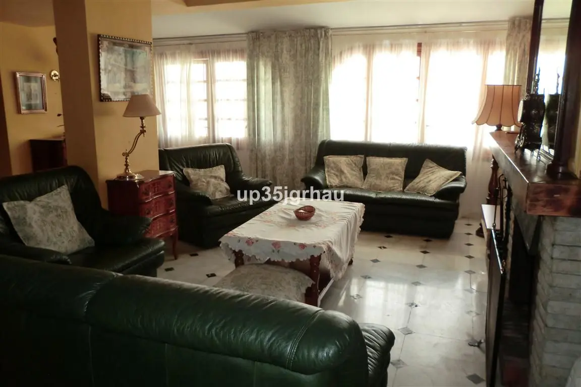Detached Villa in Estepona