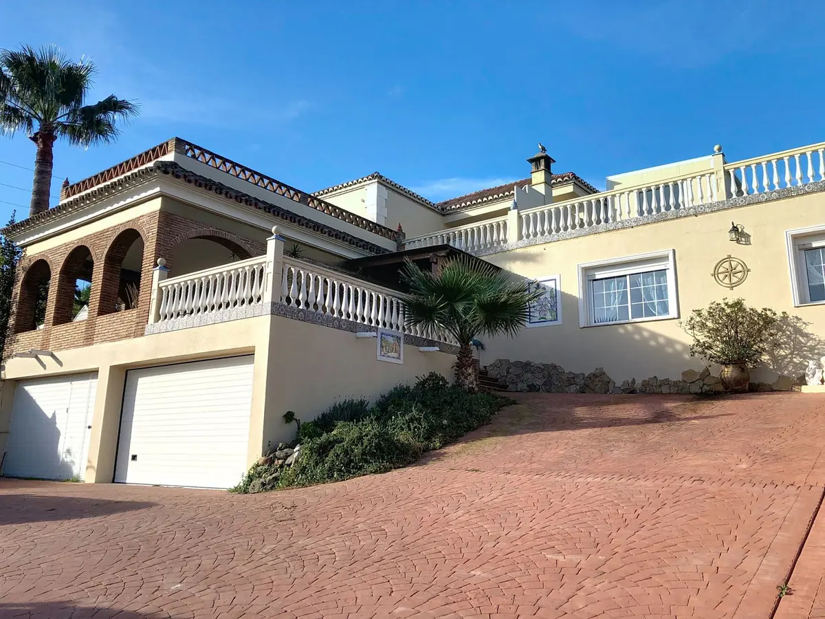 Detached Villa in Estepona