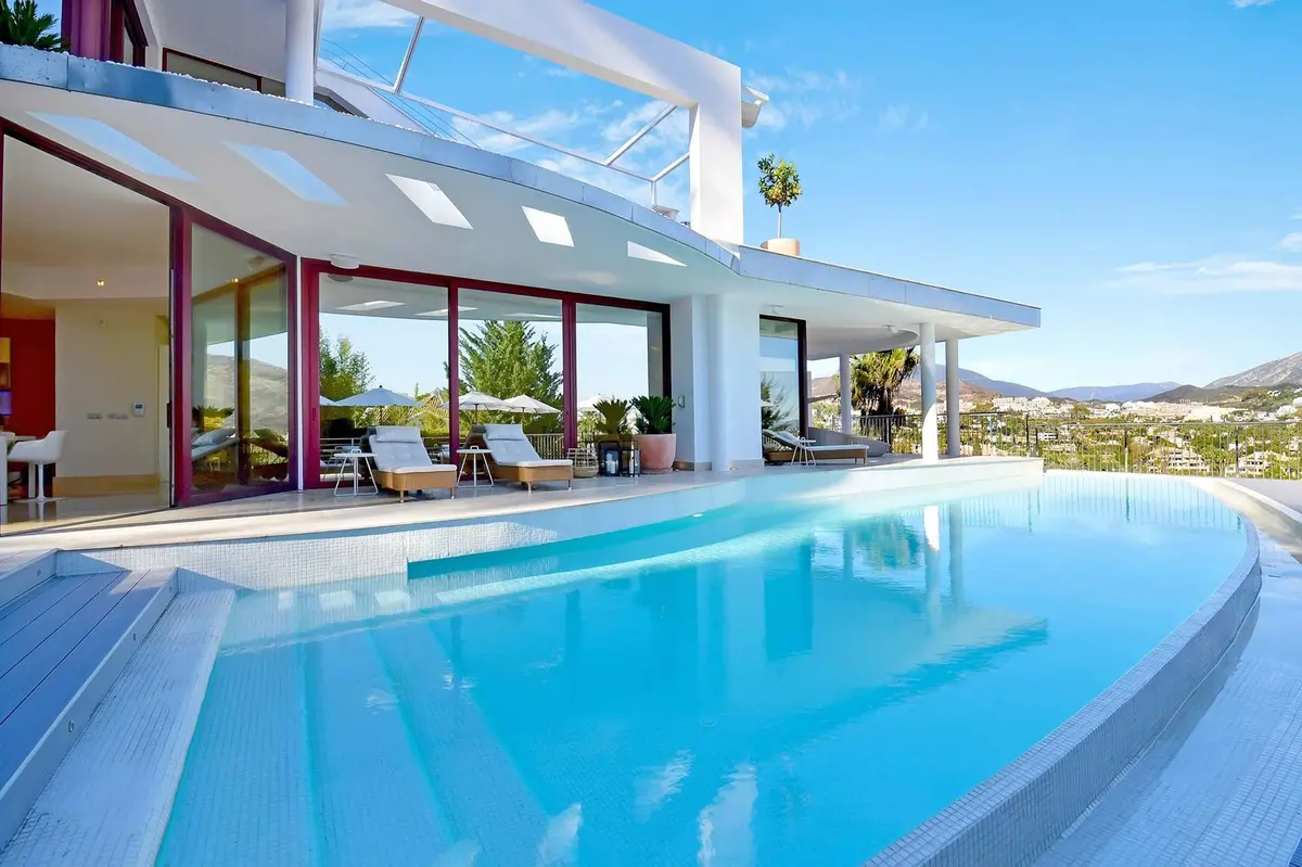 Detached Villa in Nueva Andalucía