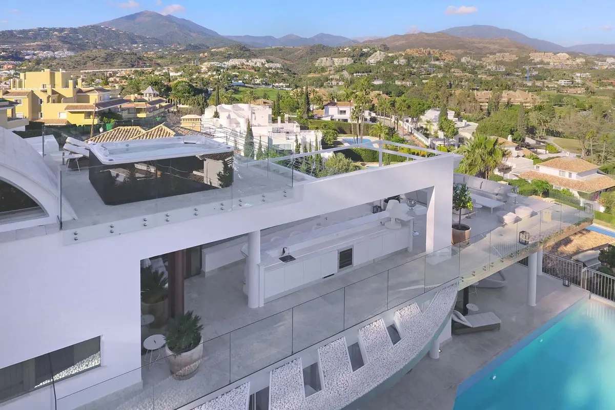 Detached Villa in Nueva Andalucía