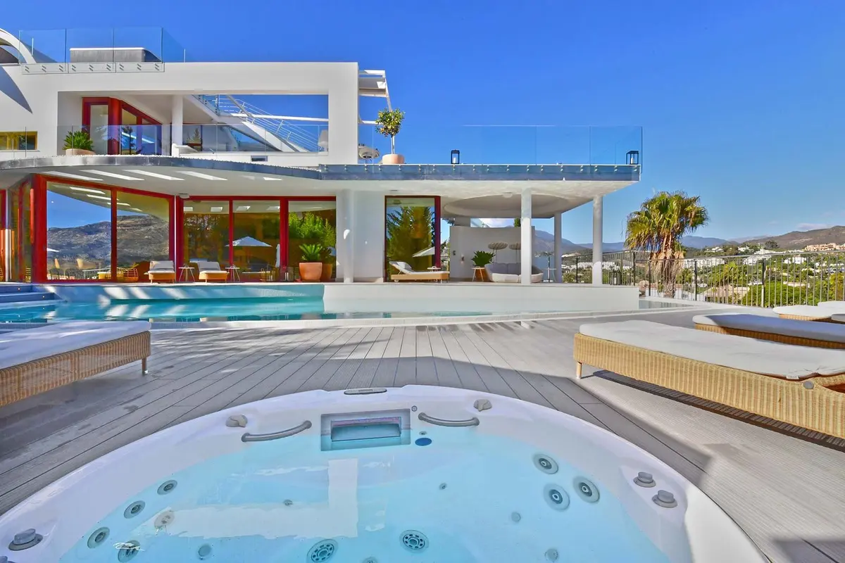 Detached Villa in Nueva Andalucía
