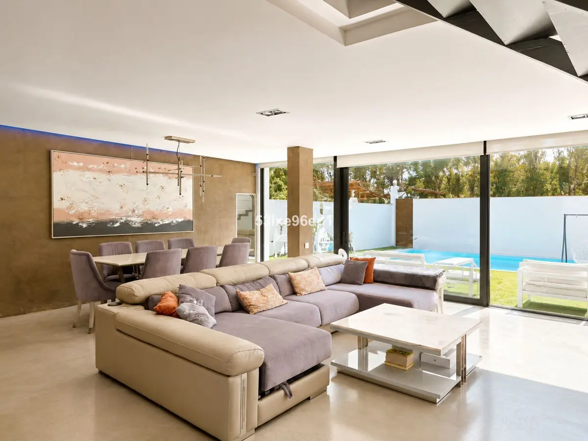 Semi-Detached House in Nueva Andalucía