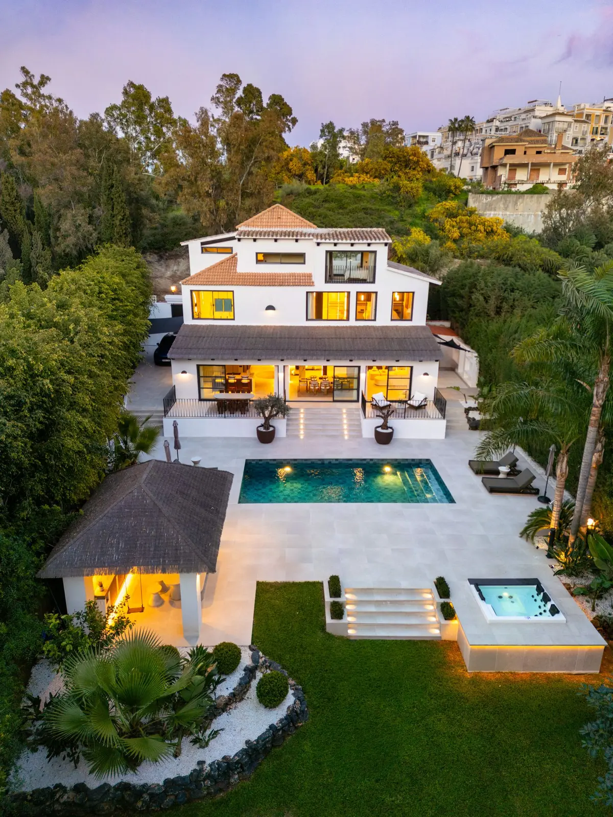 Detached Villa in Nueva Andalucía