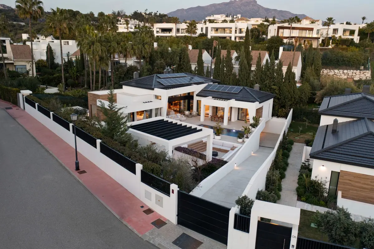 Detached Villa in Nueva Andalucía