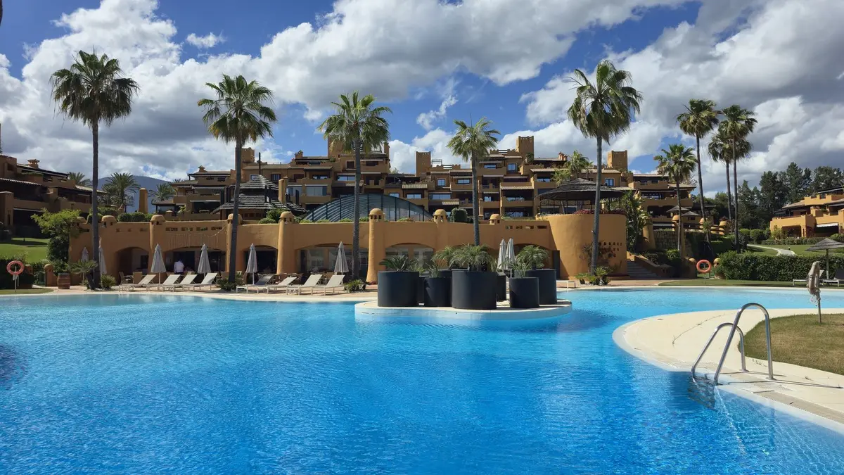 Middle Floor Apartment in Estepona
