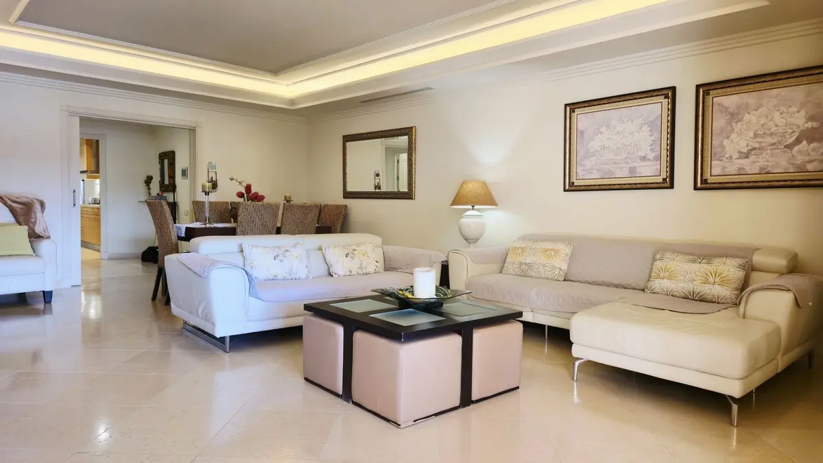 Middle Floor Apartment in Estepona