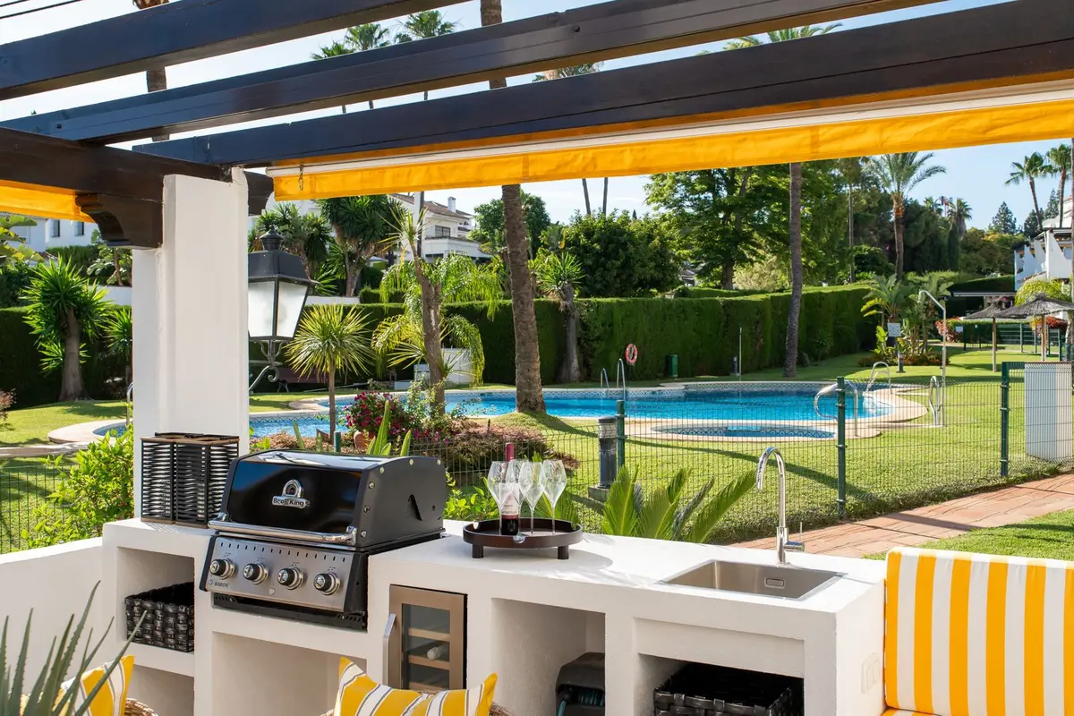 Middle Floor Apartment in Nueva Andalucía