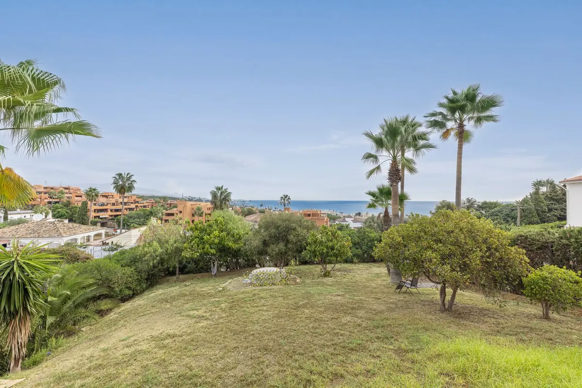 Detached Villa in Estepona