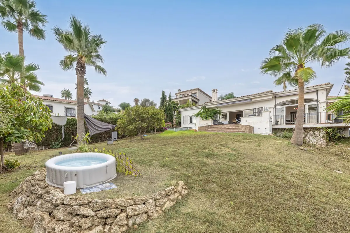 Detached Villa in Estepona