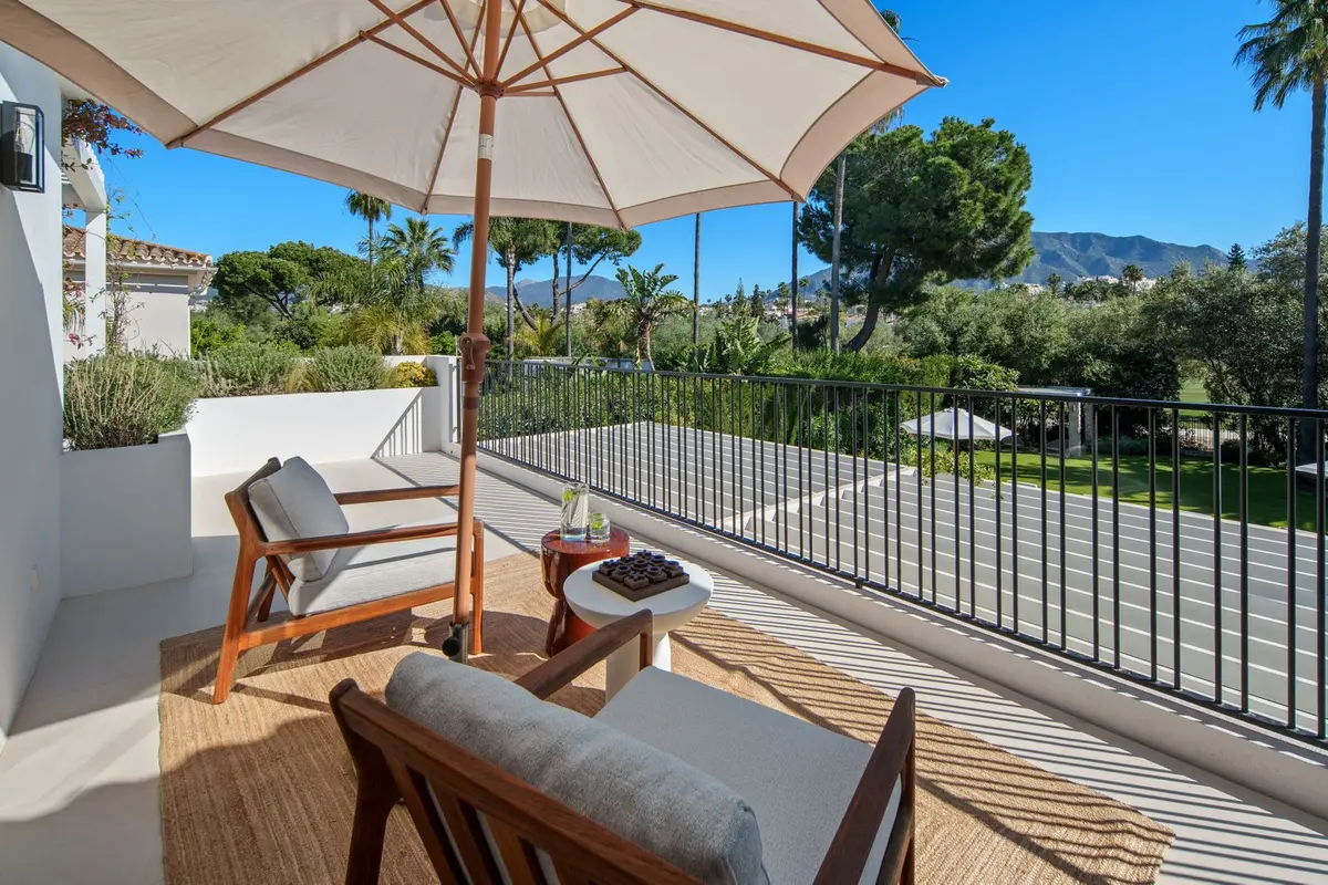 Detached Villa in Nueva Andalucía