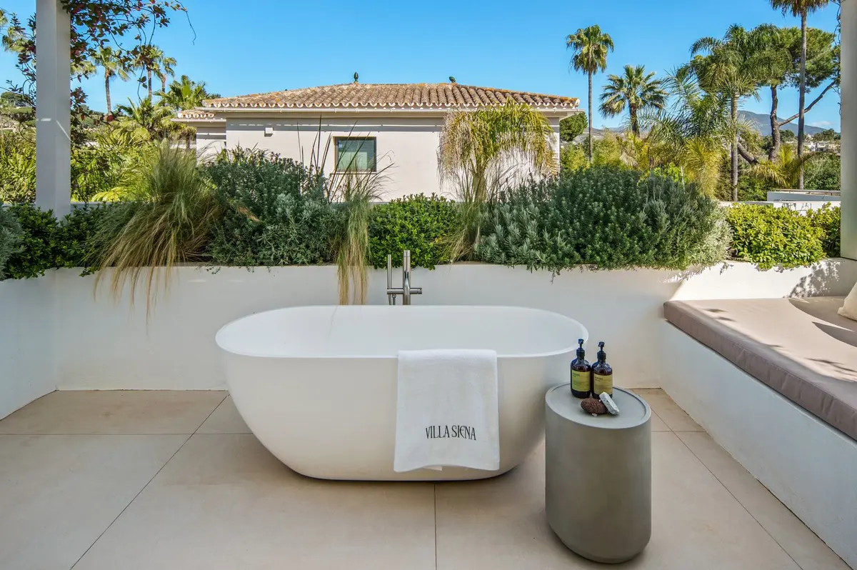 Detached Villa in Nueva Andalucía
