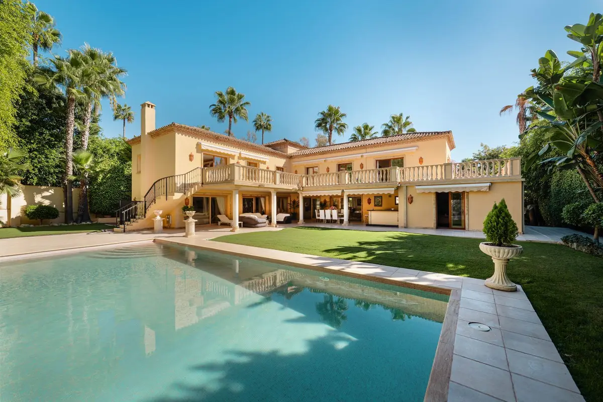 Detached Villa in Nueva Andalucía