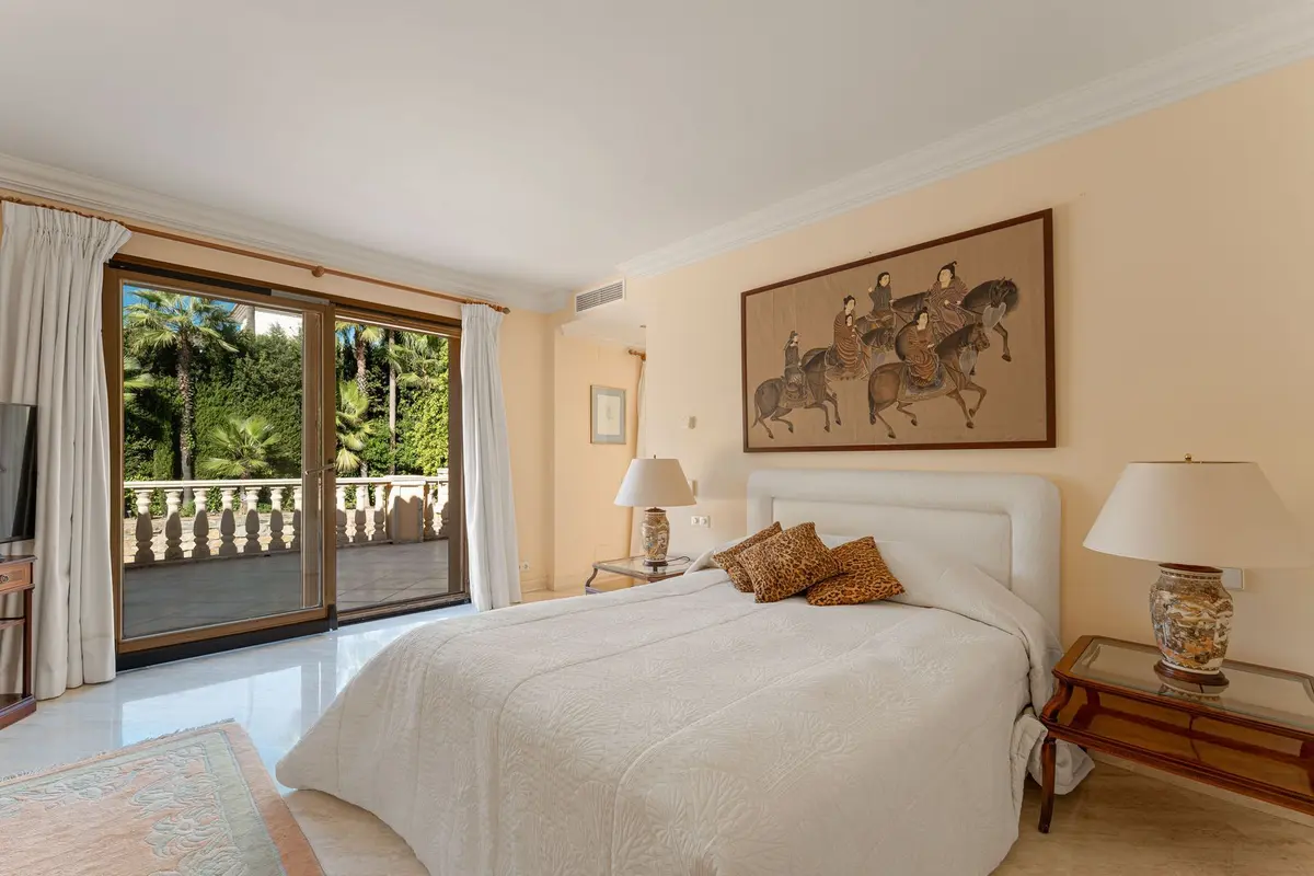 Detached Villa in Nueva Andalucía
