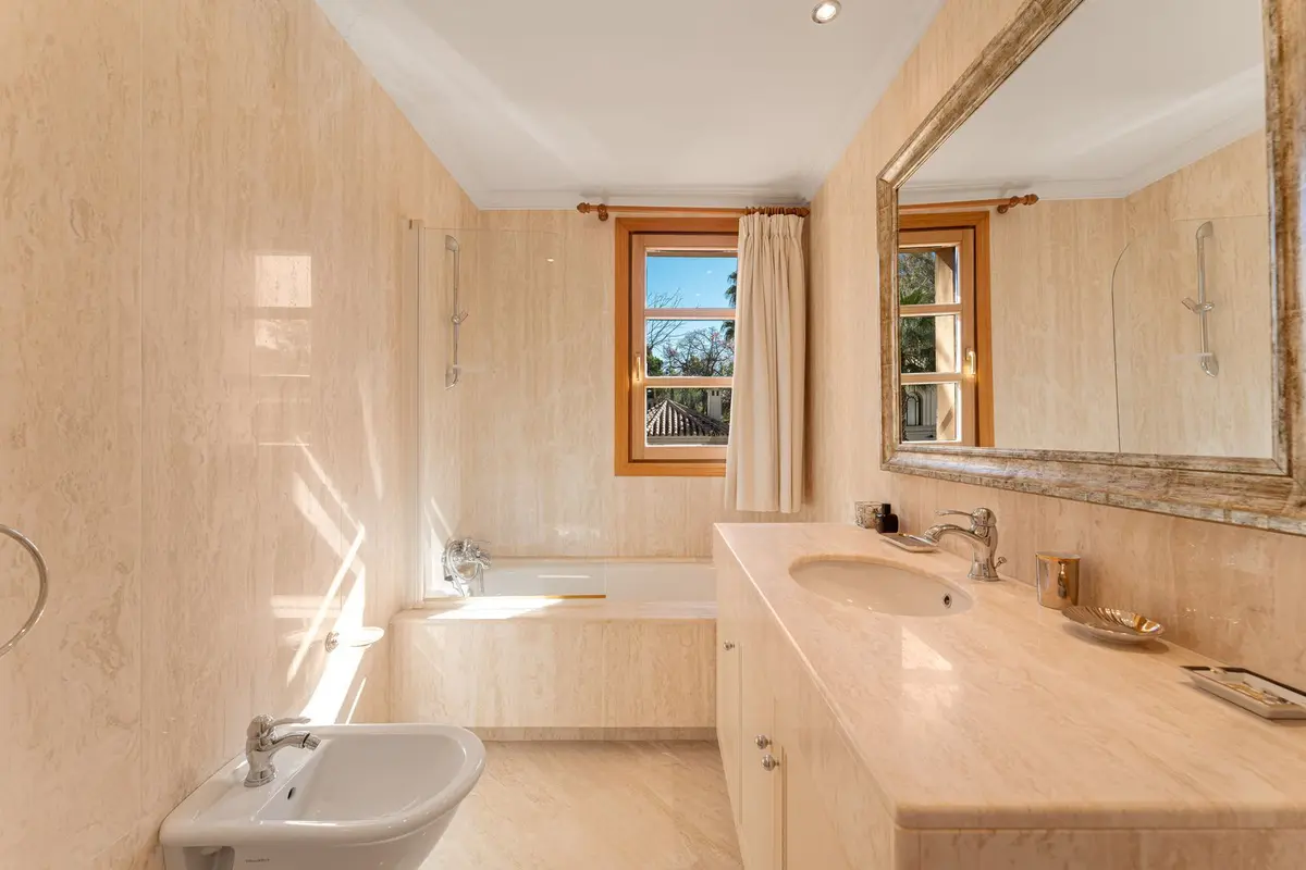 Detached Villa in Nueva Andalucía