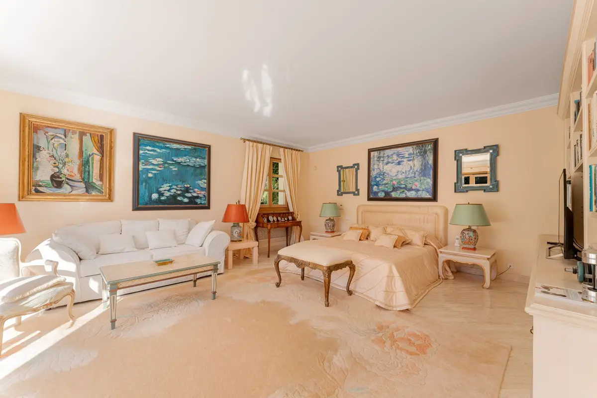 Detached Villa in Nueva Andalucía