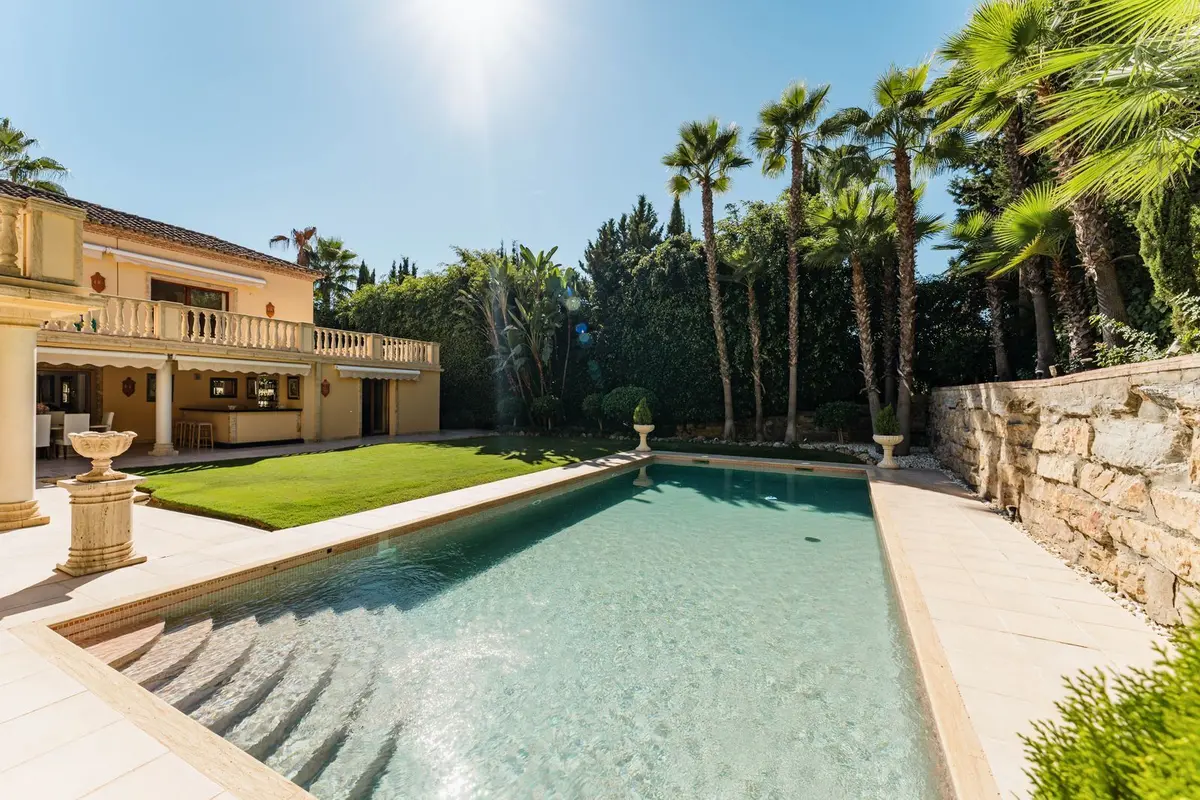 Detached Villa in Nueva Andalucía