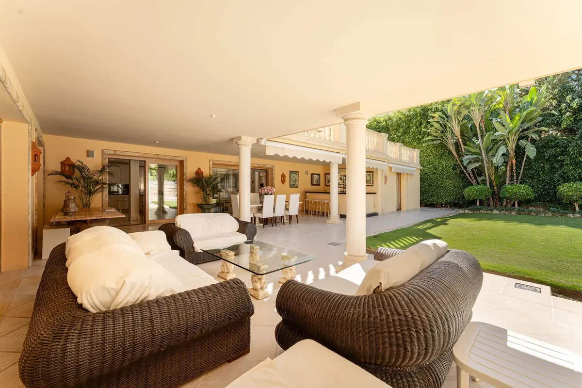 Detached Villa in Nueva Andalucía