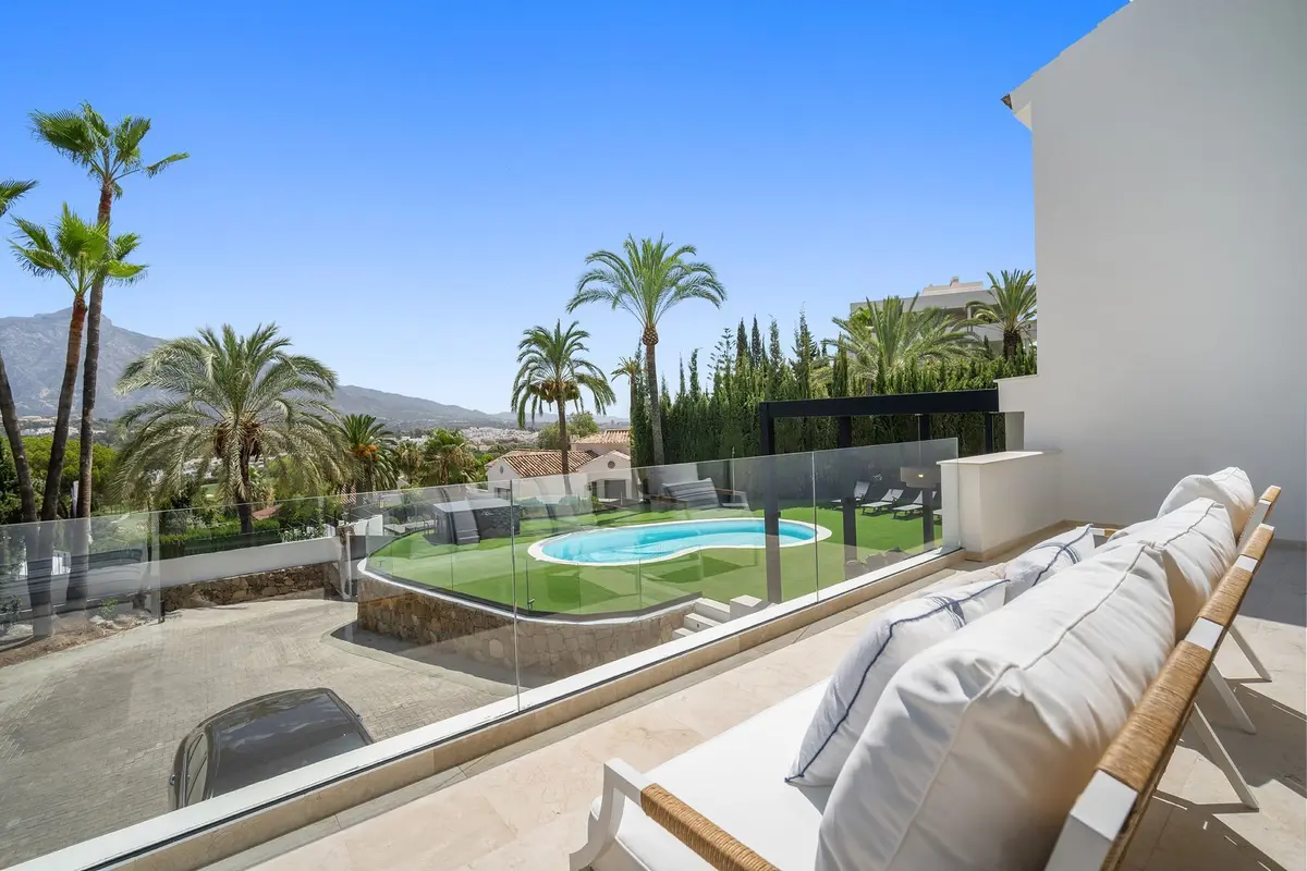 Detached Villa in Nueva Andalucía