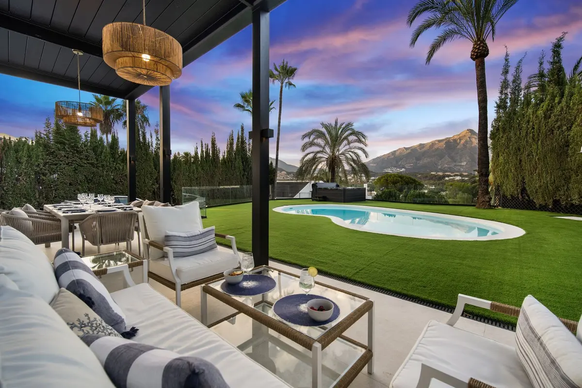 Detached Villa in Nueva Andalucía