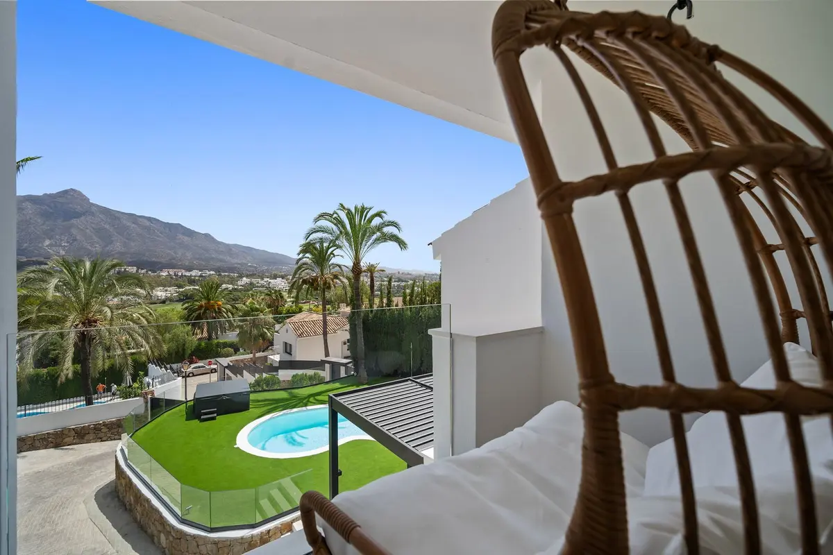 Detached Villa in Nueva Andalucía