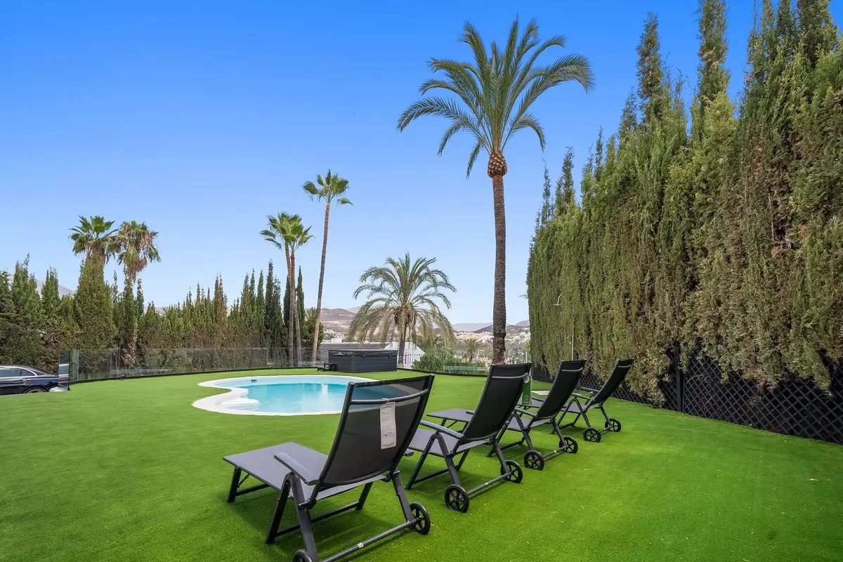 Detached Villa in Nueva Andalucía