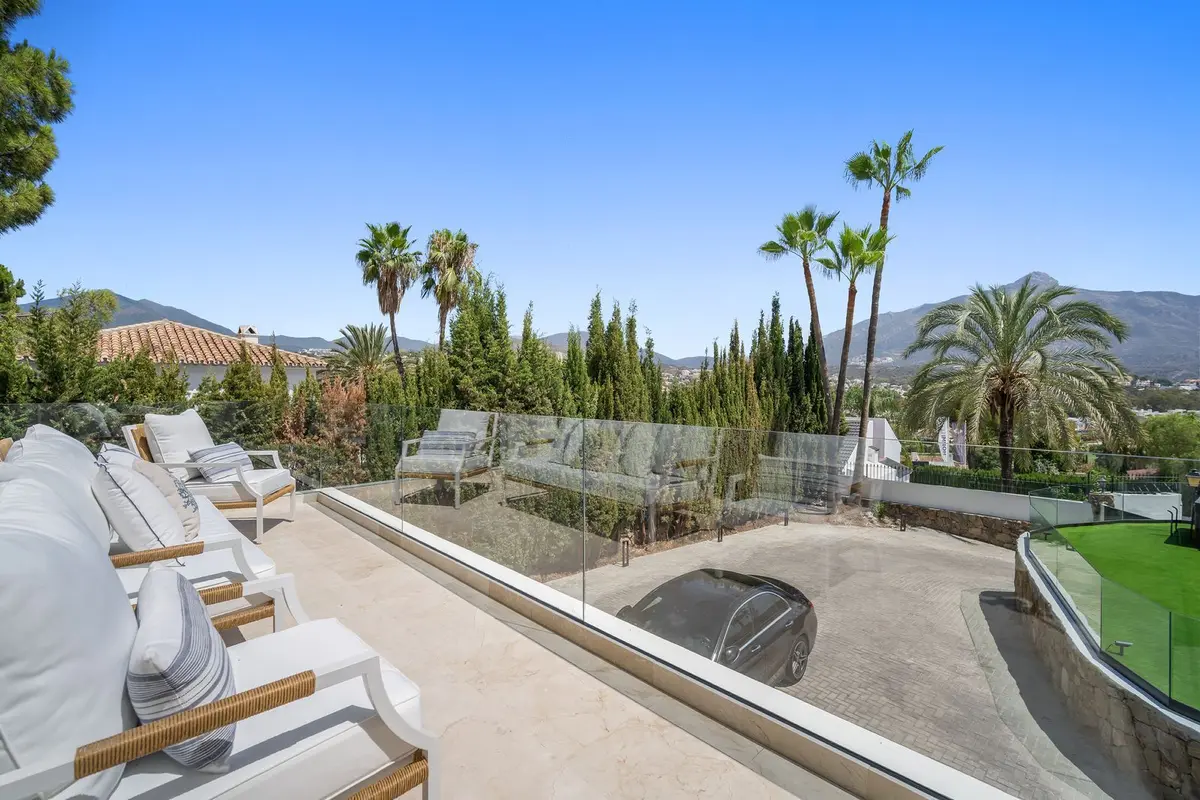 Detached Villa in Nueva Andalucía